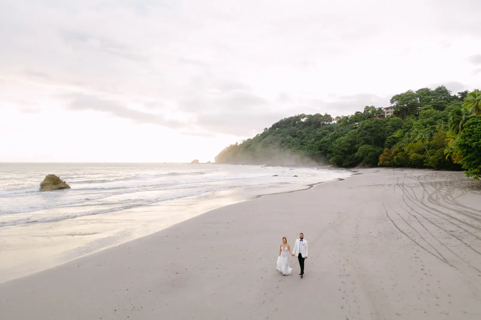 Costa Rica wedding photograph 25 by Marius Dragan